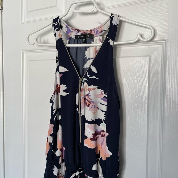 Dynamite Floral Romper - Size XS - Picture 2 of 6